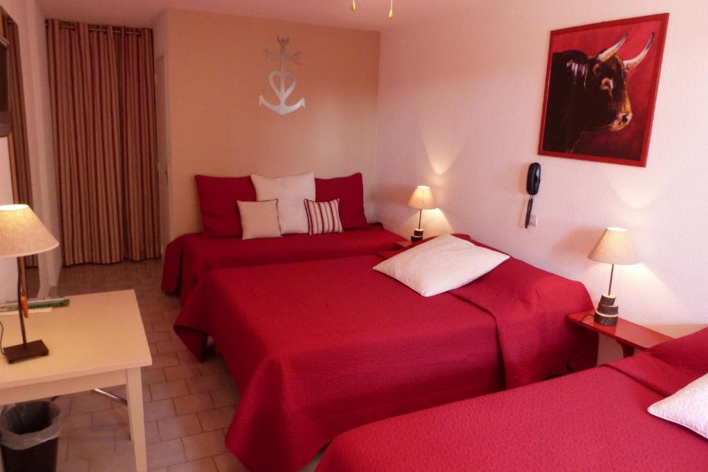 Lou Garbin Saint-Laurent-dʼAigouze Quarto foto