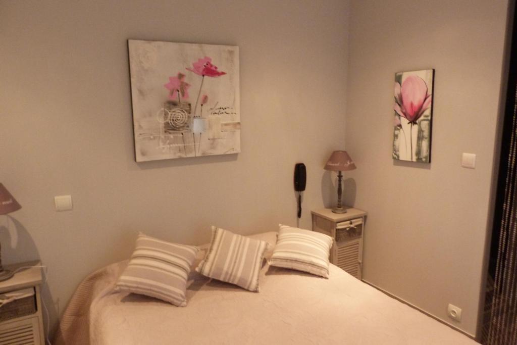 Lou Garbin Saint-Laurent-dʼAigouze Quarto foto